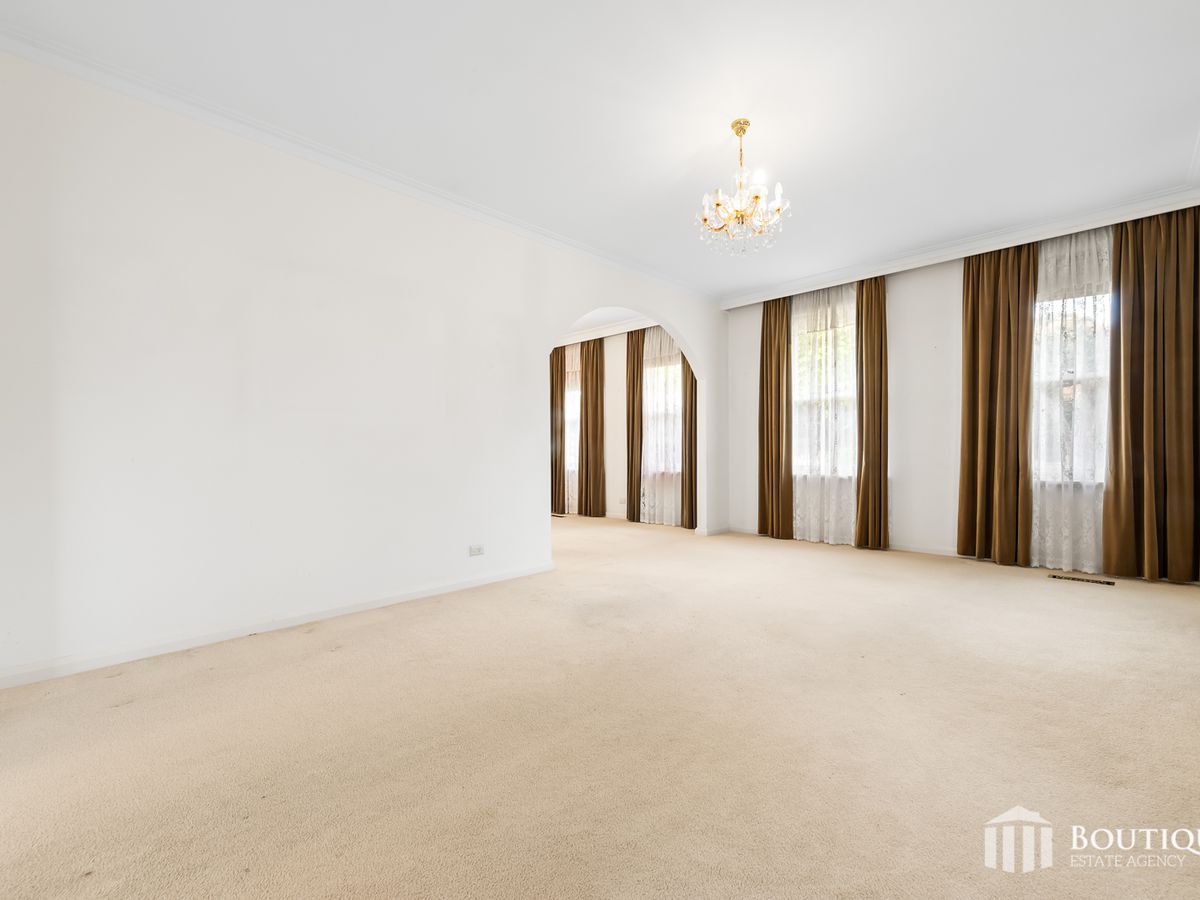 8 Creswick Street, Glen Waverley