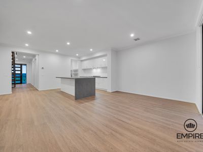100 Clara Drive, Clyde North