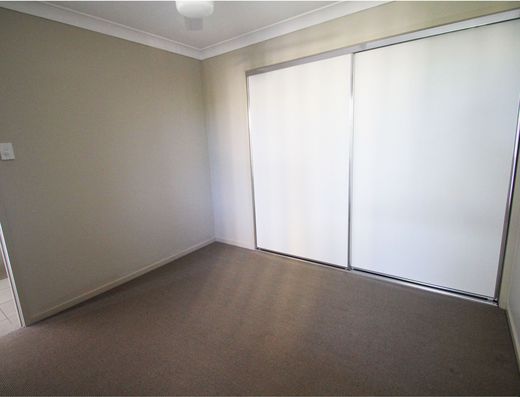 Modern 4 bedroom home -  RENT INCREASE IN MAY image 12