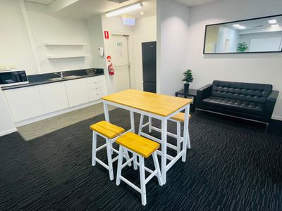 13 / 146 Bundall Road , Bundall