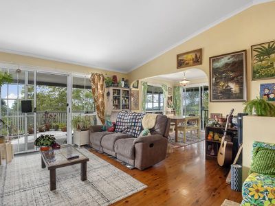 1 Maple Avenue, Mapleton