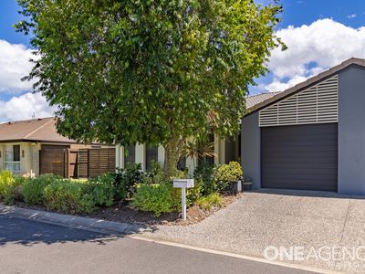 132 / 230 Pulgul Street, Urangan