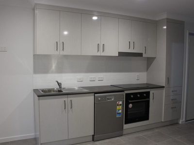 2 / 57 Bradnam Way, Urangan