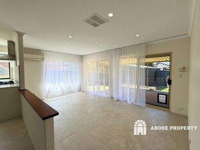 12 Catalpa Crescent, South Lake