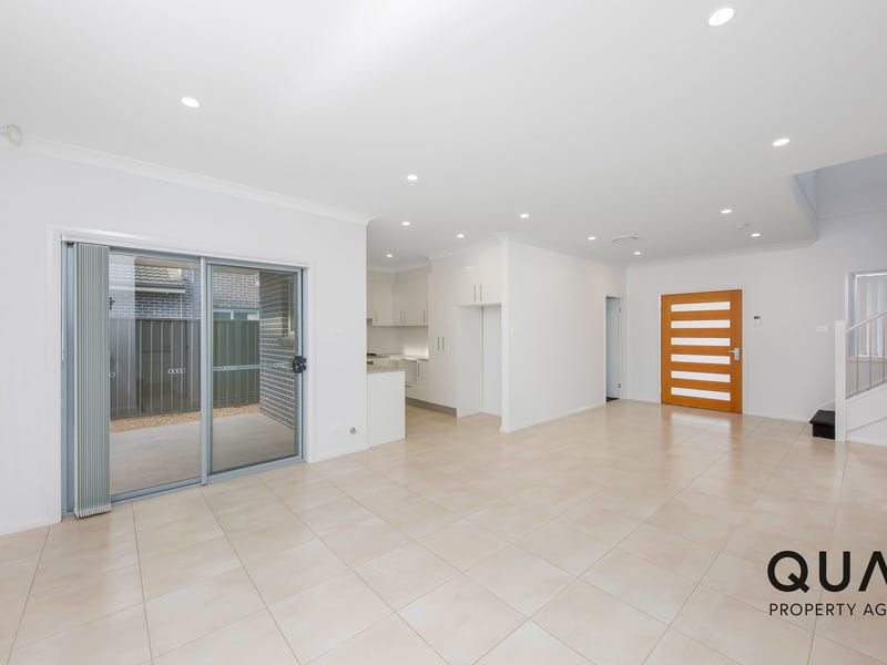 225 Village Circuit, Gregory Hills