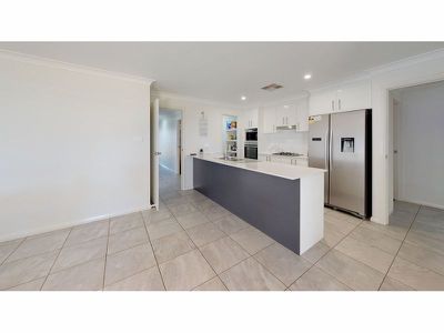 59 Champagne Drive, Dubbo