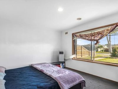 4 Oshannessy Street, Pakenham