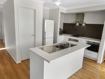33 Charlwood Promenade, Werribee