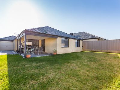 35 Halcyon Crescent, Aveley