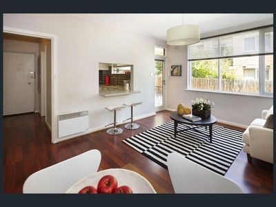 3 / 3 Ravens Grove, St Kilda East