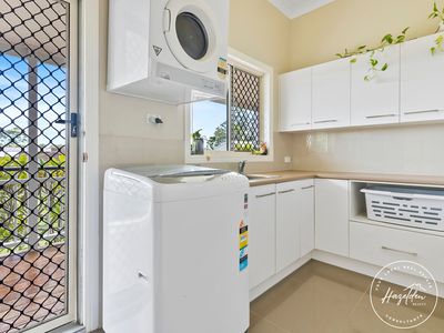 27 Jordana Place, Glass House Mountains
