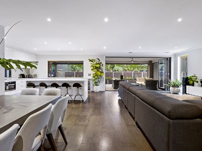 9 Sunnybrook Drive, Wheelers Hill