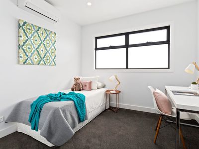 1 / 4 BOYD STREET, Altona