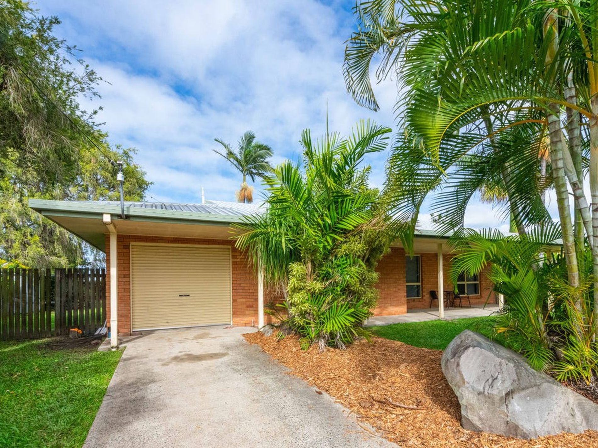 11 Holmes Drive, Beaconsfield