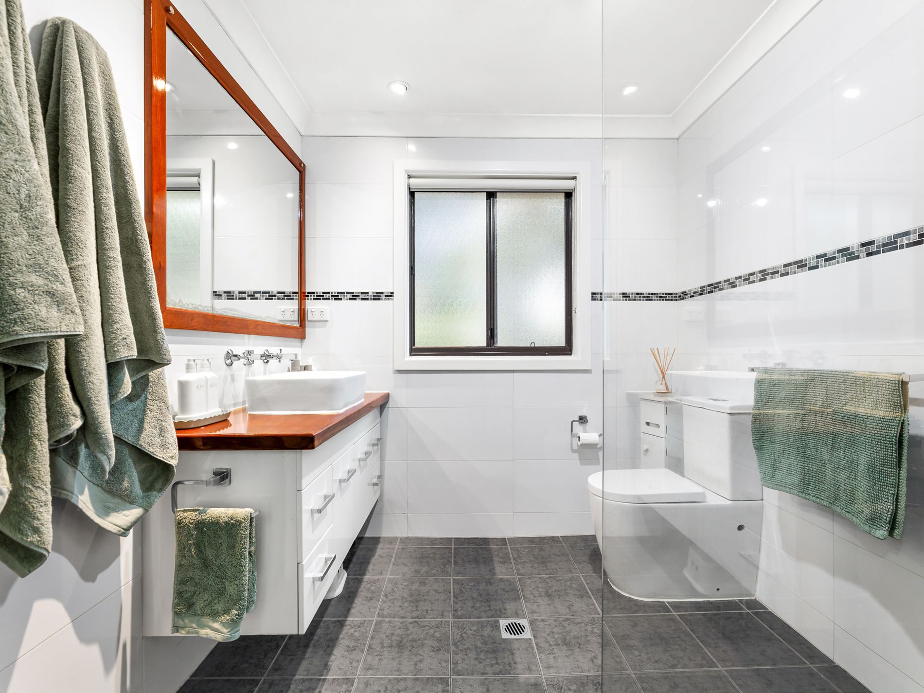 27 Surf Beach Avenue, Surf Beach
