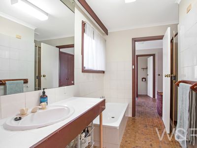 4 Ebor Crescent, Aberfoyle Park