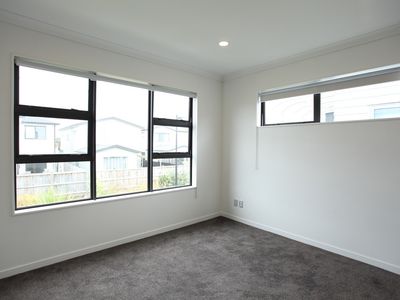 8 Blackbird Lane, Hobsonville