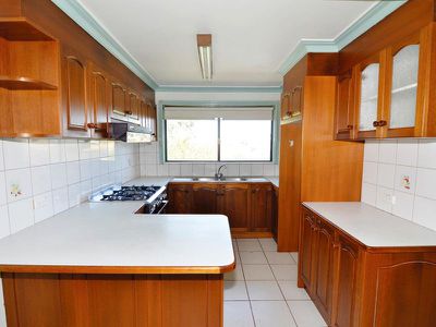 3 Laura Grove, Avondale Heights