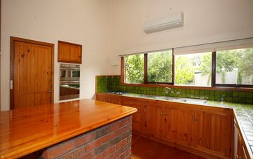 1 Young Street, Beaconsfield Upper