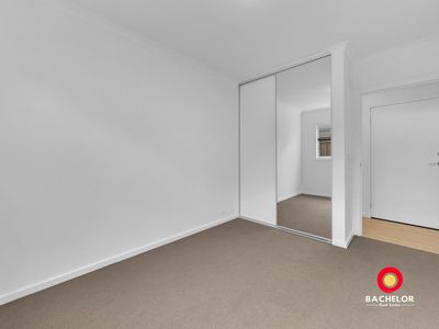 5 Dundee Street, Evanston