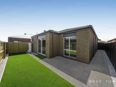6 Distaff Way, Rockbank