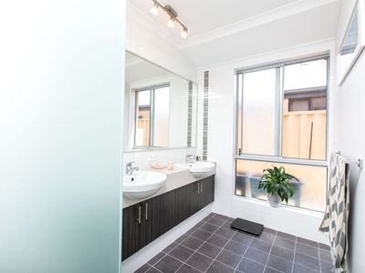 5 Tobar Road, Dalyellup