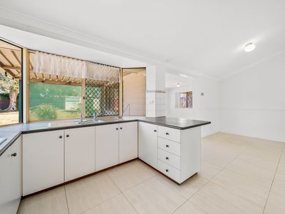 12 Placid Court, South Lake