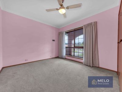 6 Landau Place, Avondale Heights