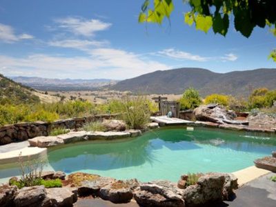 2735 Beechworth Road, Leneva