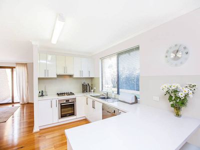 2 / 5B Fourth Avenue, Applecross
