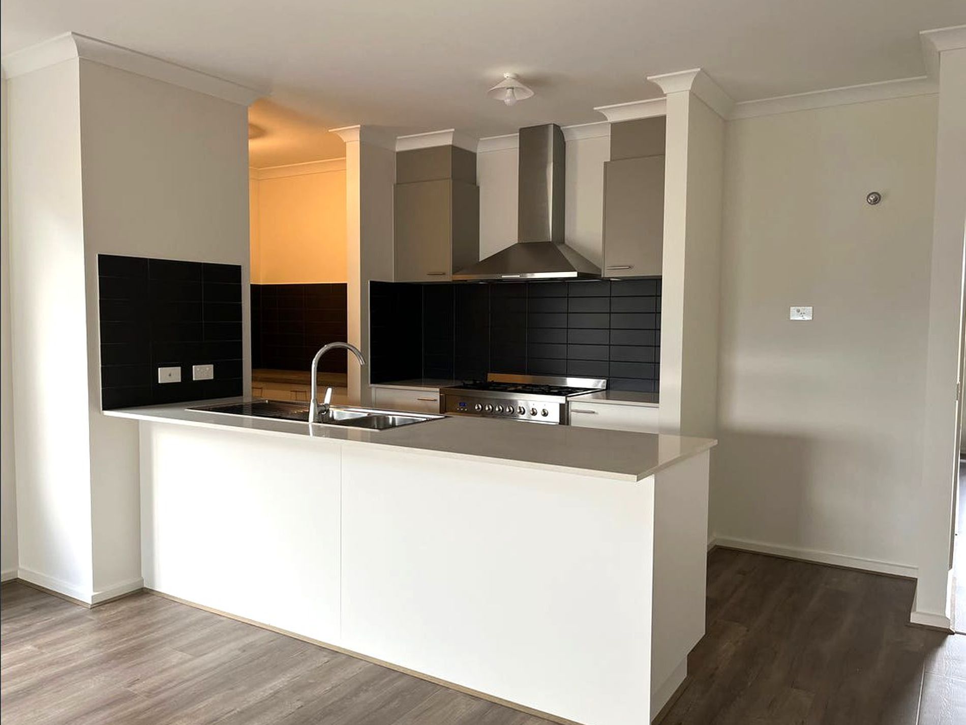 98 Opal Drive, Leopold