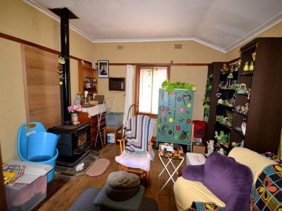 24 Lakeside Avenue , Mount Beauty