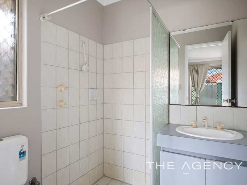 8A Rennie Crescent North, Hilton