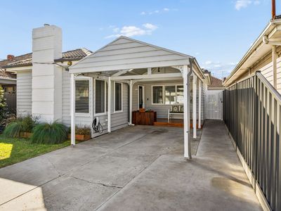 702 Barkly Street, West Footscray