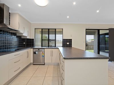 2 Mark Crescent, Glenella