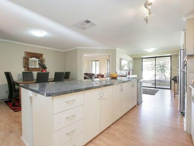 26 Hedgeley Way, Canning Vale