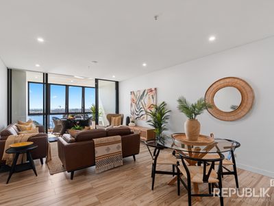 706 / 2 Como Crescent, Southport
