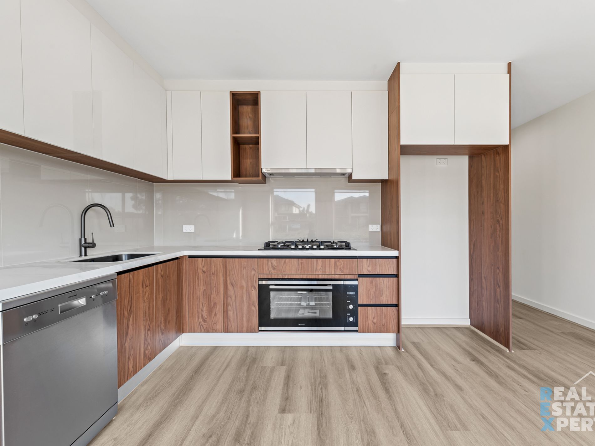 4 Tiger Way, Officer