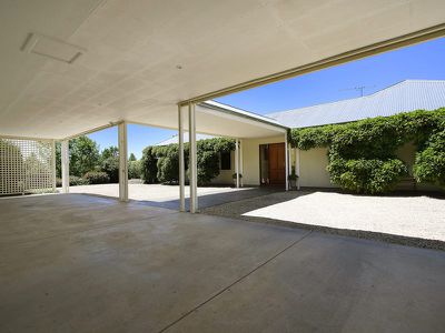 623 Back Creek Road, Yackandandah