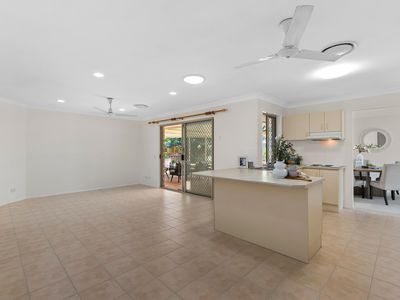 71 Matthews Way, Wakerley