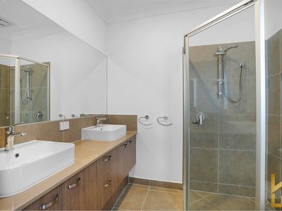 5 Lahore Close, Mount Cottrell