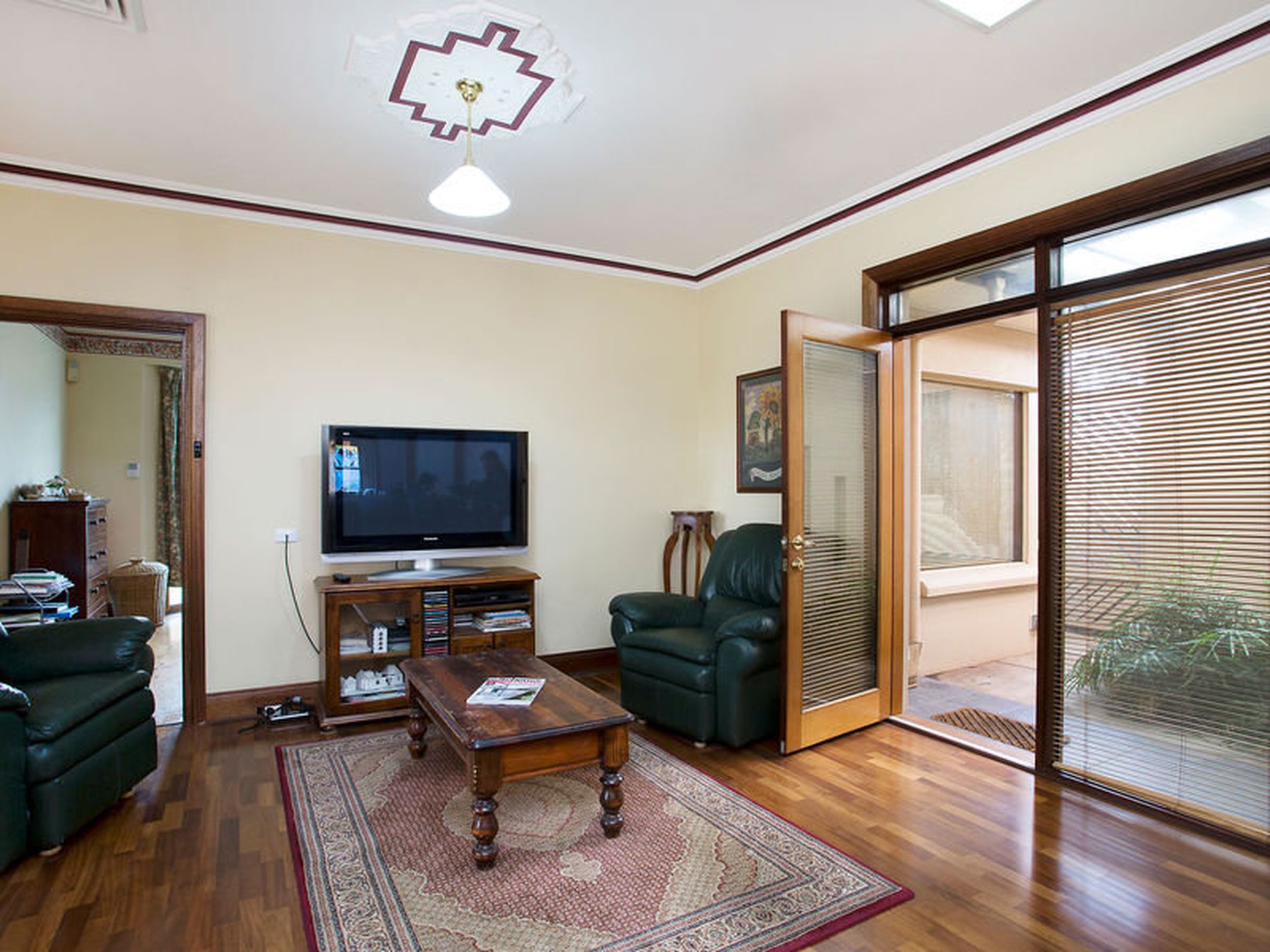 8 Press Road, Brooklyn Park