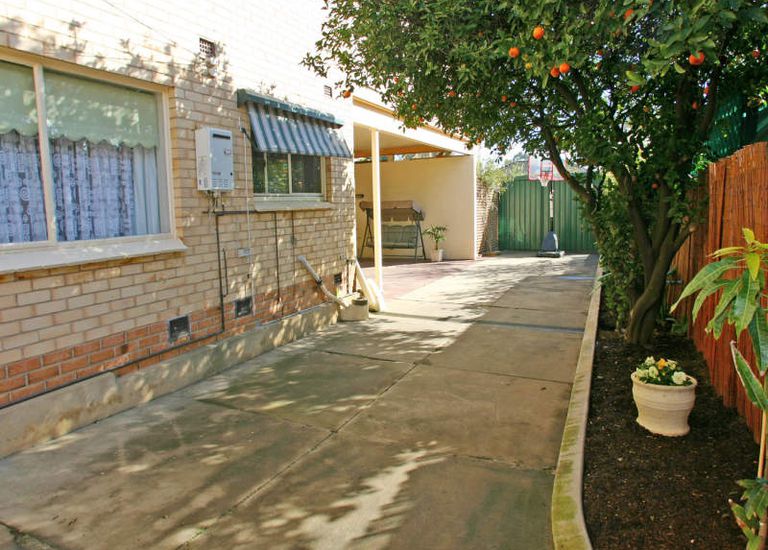 2 / 31 Keynes Avenue, Warradale