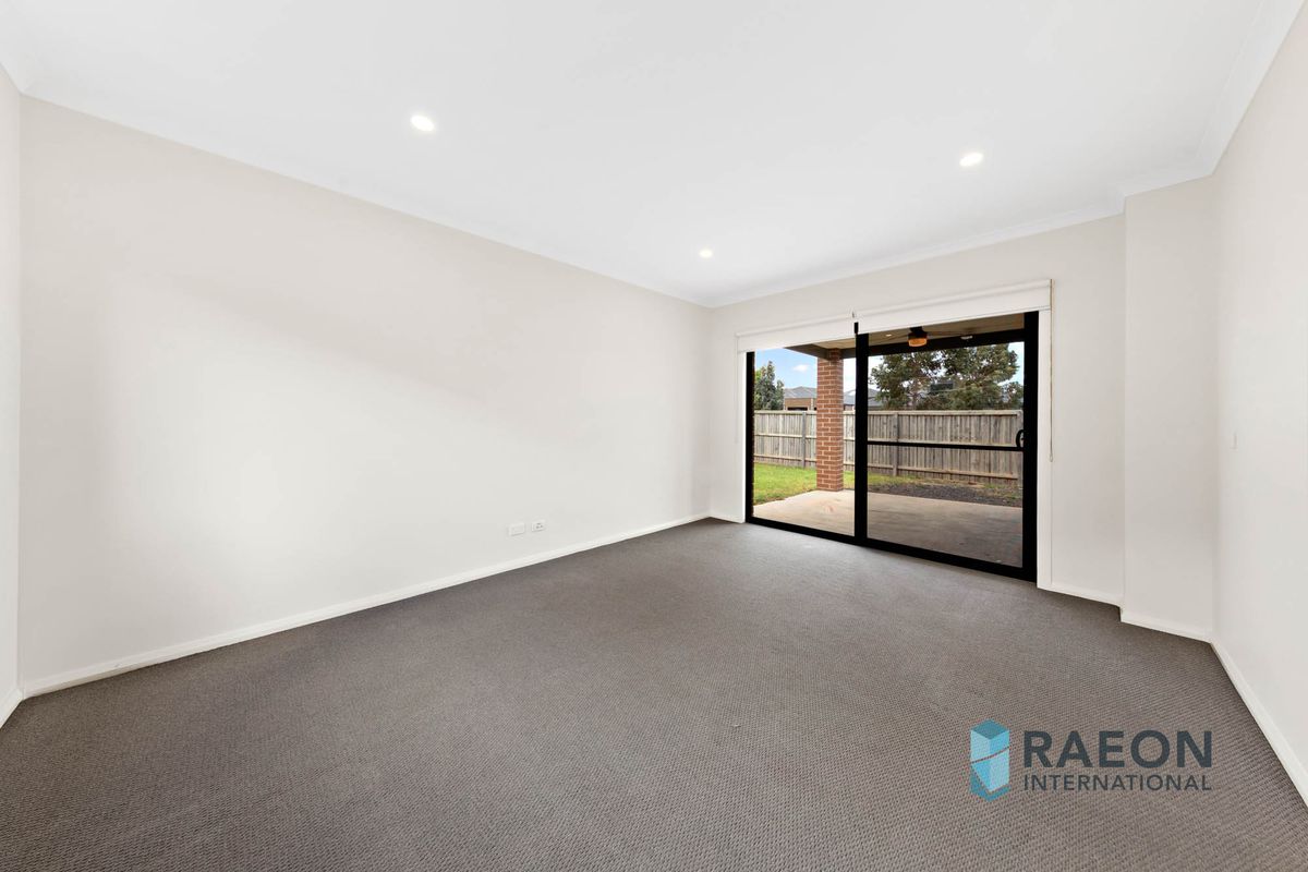 2 Hayward Street, Point Cook