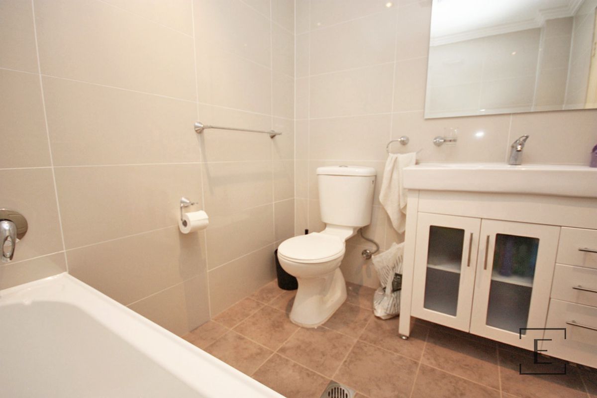 1 / 23 Hornsey Road, Homebush West