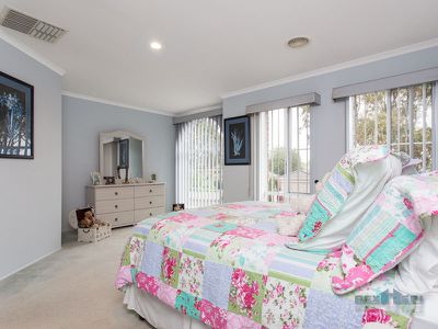 28 Hampshire Drive, Narre Warren South