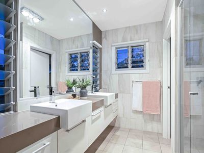 56 Blue Hills Drive, Bunya