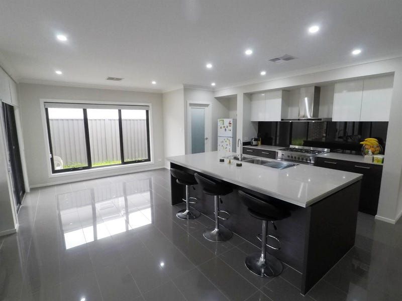 52 Law Crescent, Oran Park