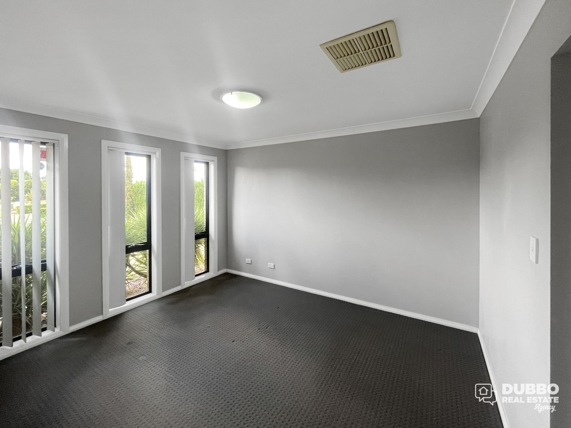 12 Glenshee Close, Dubbo