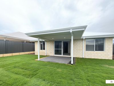 12 Oxley Street, Lakelands